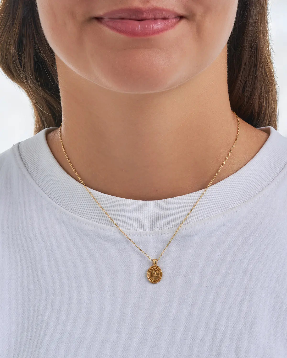 Collier - Golden Medallion - 2
