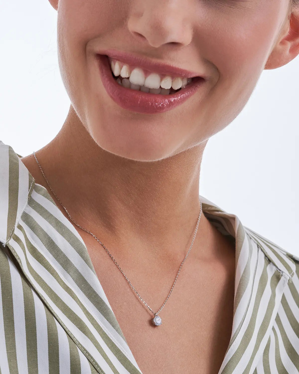 Collier - Classically Elegant - 2